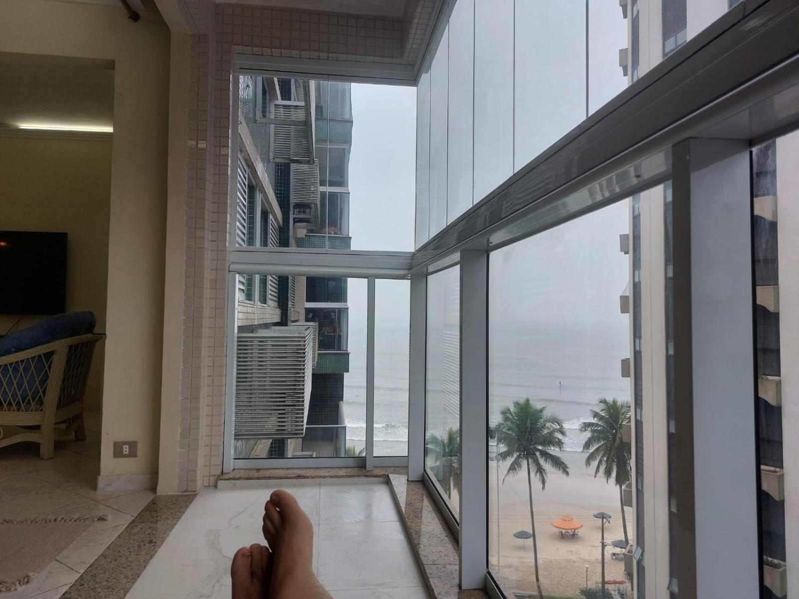 Apartamento Com Vista Mar กัวรูจา ภายนอก รูปภาพ